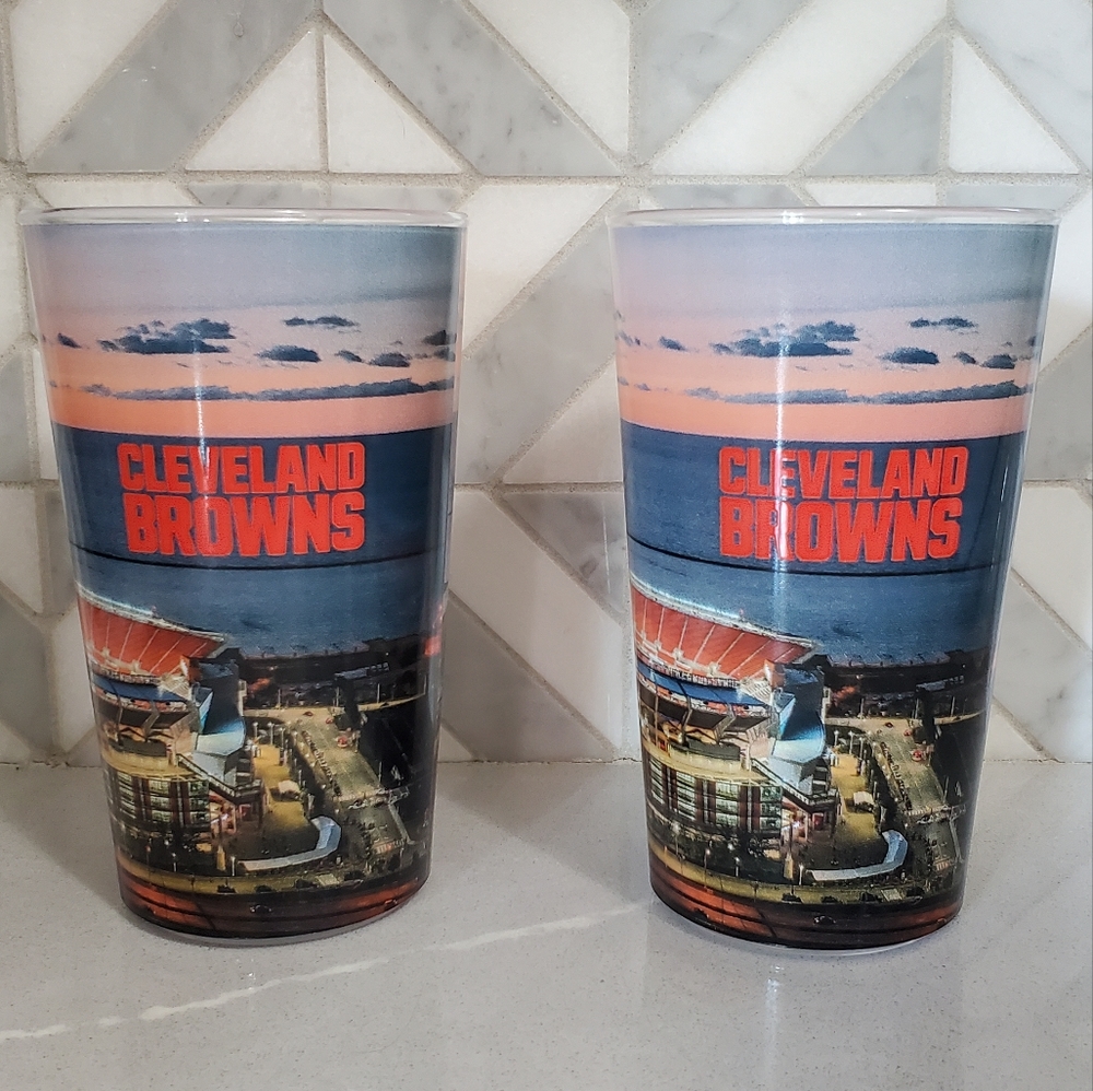 Set of 2 Souvenir Cleveland Browns plastic drinkware